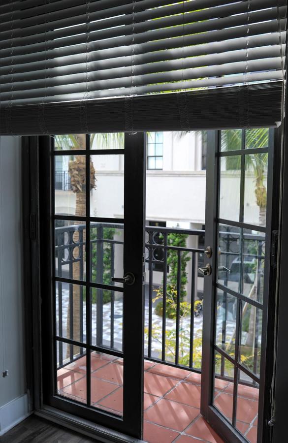 וסט פאלם ביץ' Blackswan - Rosemary Sq - Bohemian Loft With Balcony מראה חיצוני תמונה